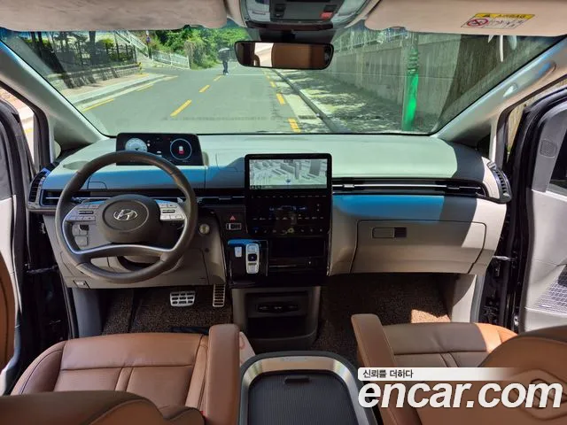 Hyundai Staria Staria 4WD Lounge 9 мест — Фото автомобиля 16