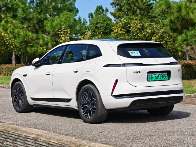 Avatr Avita 07 L — Фото автомобиля 20