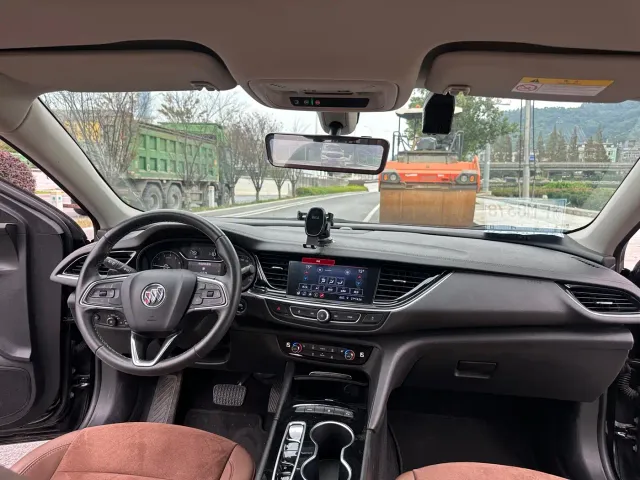 Buick Regal — Фото автомобиля 11
