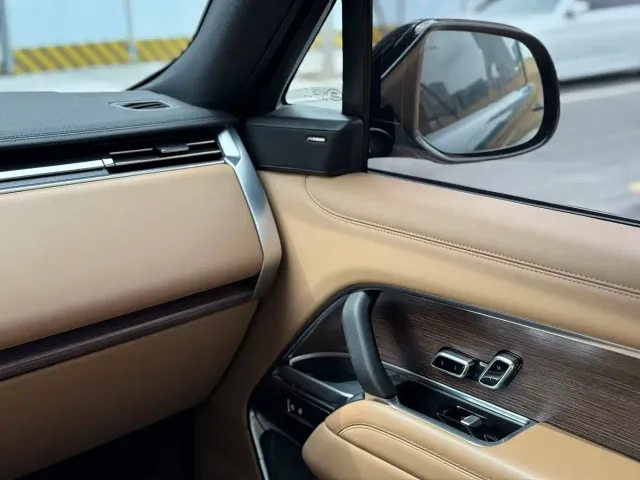 Land Rover Range Rover — Фото автомобиля 12