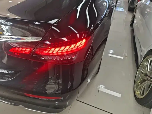 Mercedes-Benz E-Class — Фото автомобиля 7