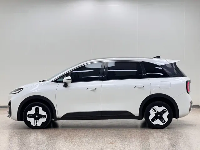 Arcfox Kaola S — Фото автомобиля 7