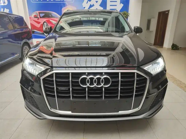 Audi Q7 — Фото автомобиля 2