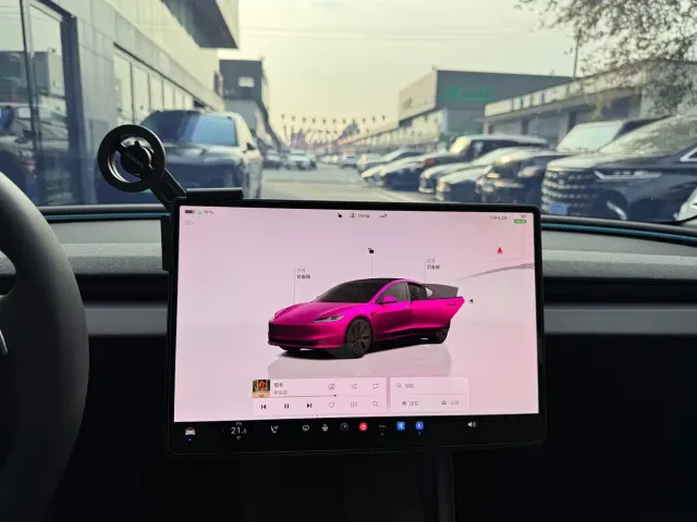 Tesla Model 3 2025 Model Rear-Wheel Drive Edition — Фото автомобиля 16