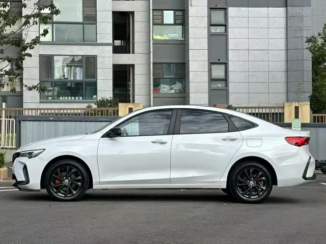 Buick Verano — Фото автомобиля 4