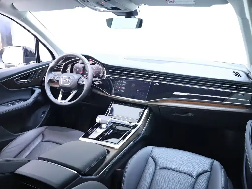 Audi Audi Q7 2025 55 TFSI quattro S line Sport — Фото автомобиля 20