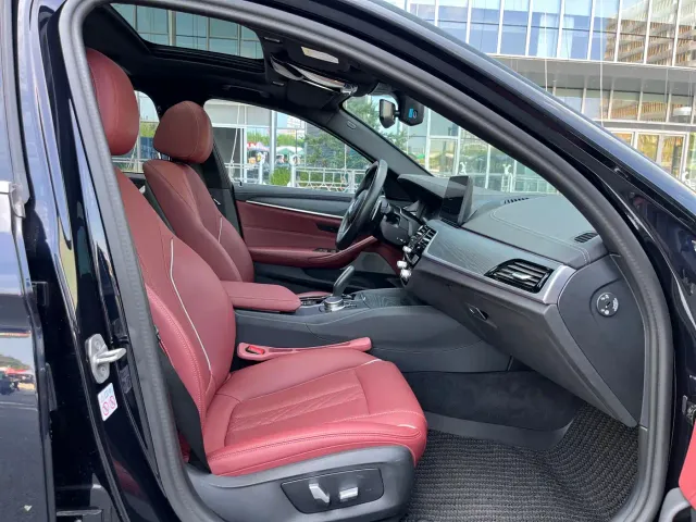 BMW 5 Series — Фото автомобиля 16