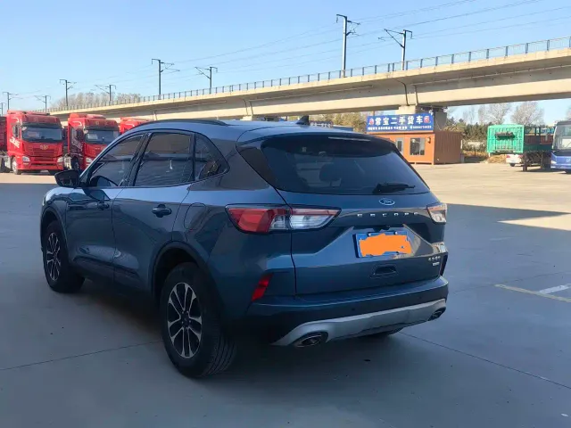 Ford Escape — Фото автомобиля 7