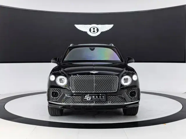 Bentley Bentayga — Фото автомобиля 2