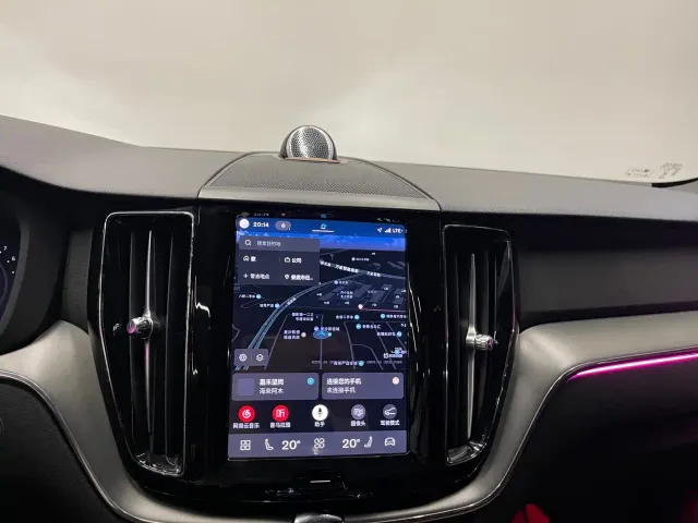Volvo XC60 — Фото автомобиля 13