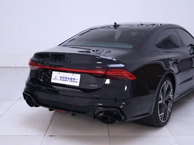 Audi A7L — Фото автомобиля 8