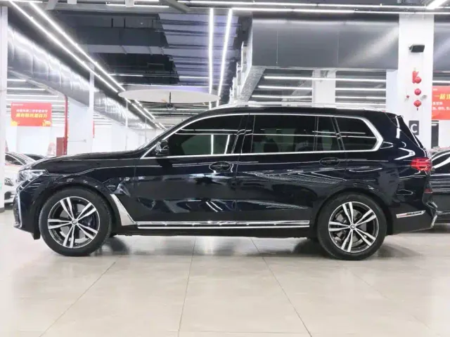 BMW X7 — Фото автомобиля 3