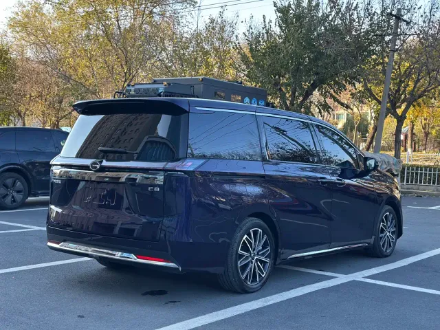 GAC Trumpchi E8 — Фото автомобиля 13