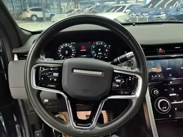 Land Rover Discovery Sport — Фото автомобиля 10