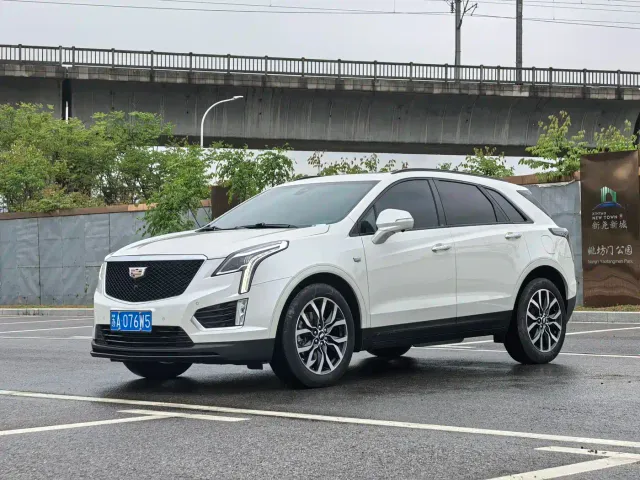 Фотография автомобиля — Cadillac XT5
