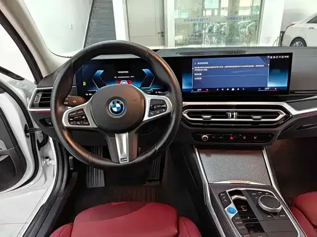BMW i3 — Фото автомобиля 14