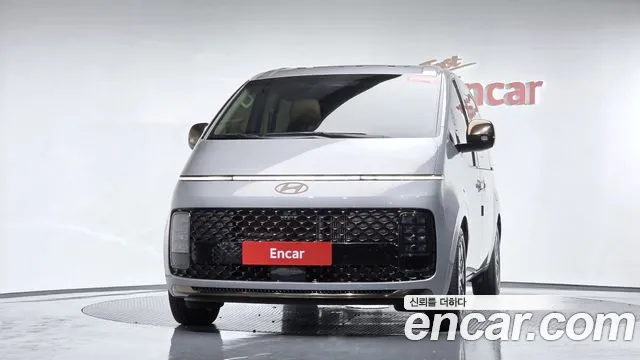Hyundai Staria Staria 4WD Lounge 9 мест — Фото автомобиля 3