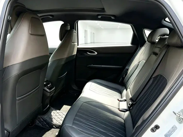 Changan Eado — Фото автомобиля 6