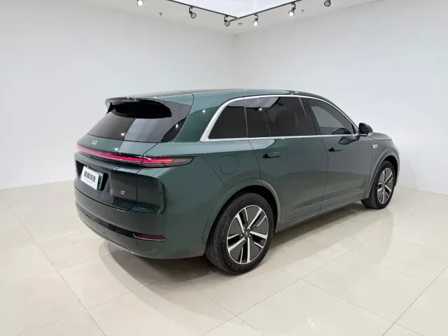 Li Auto L7 — Фото автомобиля 6