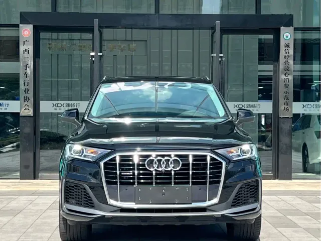 Audi Q7 — Фото автомобиля 2