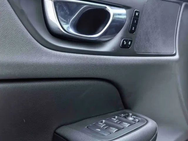 Volvo S60 — Фото автомобиля 25