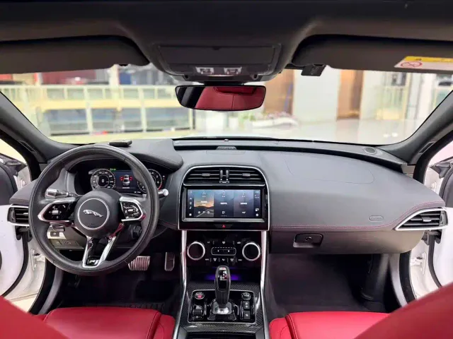 Jaguar XEL — Фото автомобиля 7