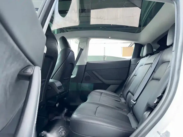 Tesla Model Y — Фото автомобиля 7