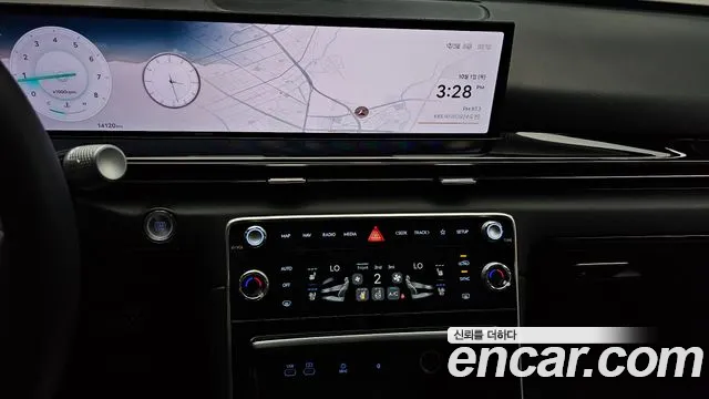 Genesis GV80 — Фото автомобиля 12