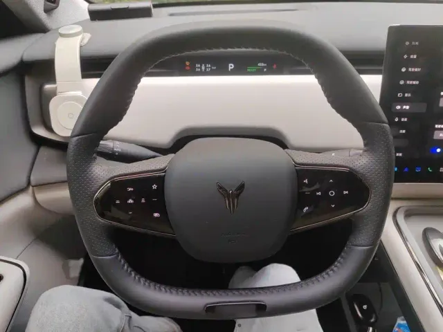 Voyah Auto Voyah Zhiyin 2024 Long Range Smart Edition — Фото автомобиля 2
