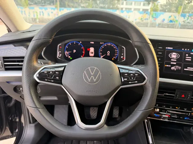 Volkswagen Passat — Фото автомобиля 7