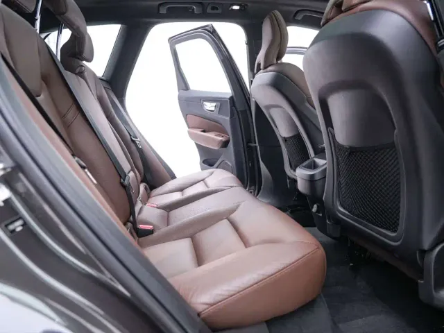 Volvo XC60 — Фото автомобиля 22