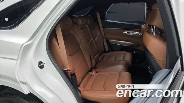 Genesis GV70 — Фото автомобиля 17