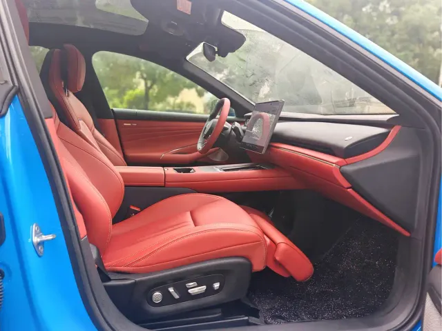 Xiaomi SU7 — Фото автомобиля 19