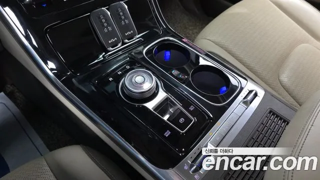 Kia Carnival Generation 4 — Фото автомобиля 11