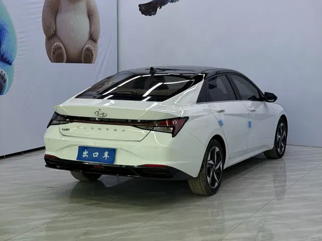 Hyundai Elantra — Фото автомобиля 4