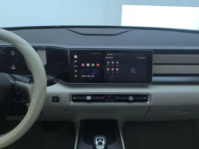 Geely ICON — Фото автомобиля 13