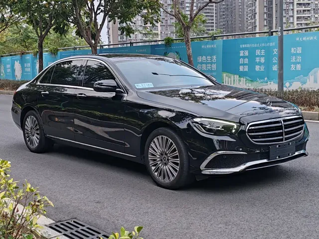 Mercedes-Benz E-Class — Фото автомобиля 4