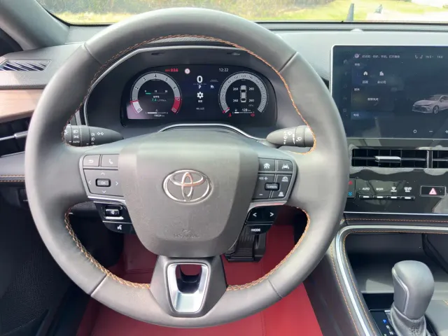 Toyota Avalon — Фото автомобиля 12