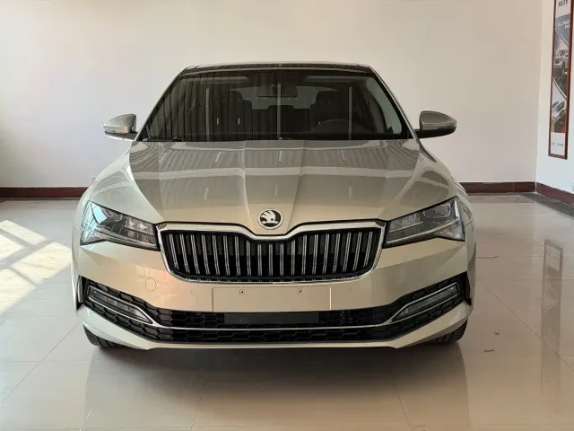 Фотография автомобиля — Skoda Superb