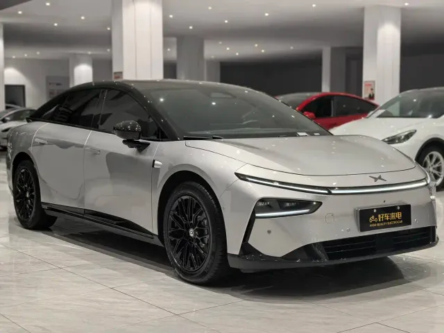 Xpeng P7+ — Фото автомобиля 3