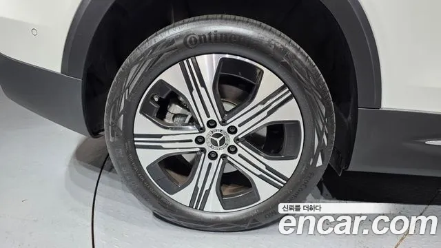 Mercedes-Benz EQB — Фото автомобиля 5