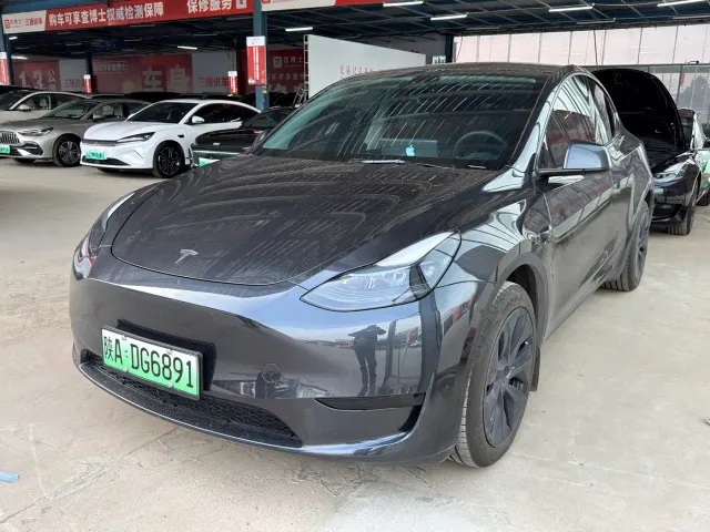 Фотография автомобиля — Tesla Model Y