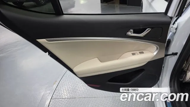 Genesis G70 Новый G70 Бензин 2.5T 2WD — Фото автомобиля 23