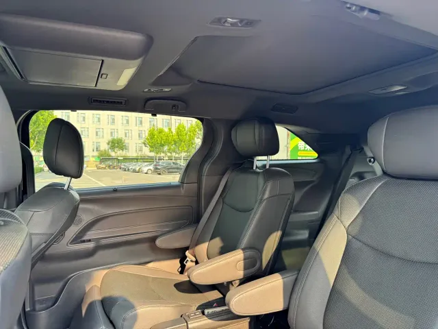 Toyota Granvia — Фото автомобиля 11