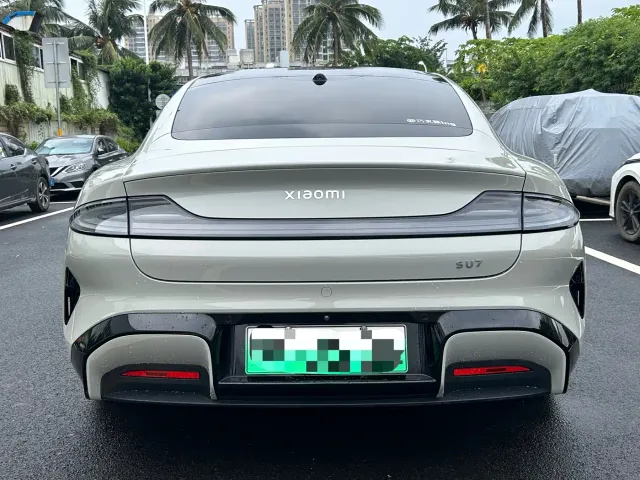 Xiaomi SU7 — Фото автомобиля 8
