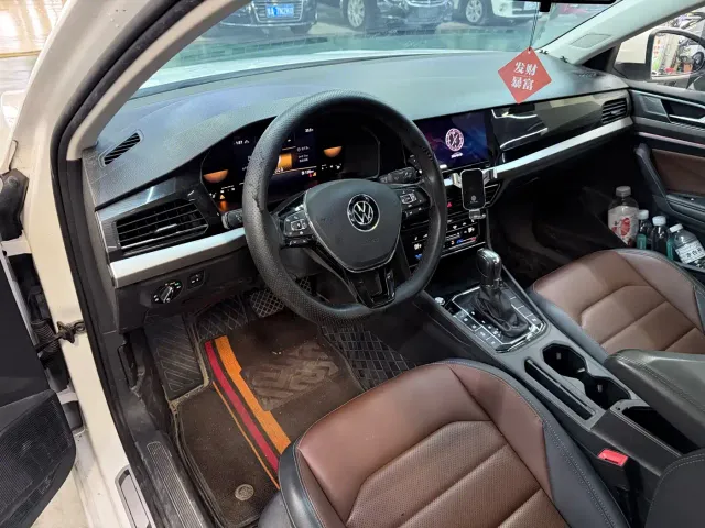 Volkswagen Lavida — Фото автомобиля 10