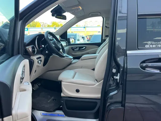 Mercedes-Benz V-Class — Фото автомобиля 7