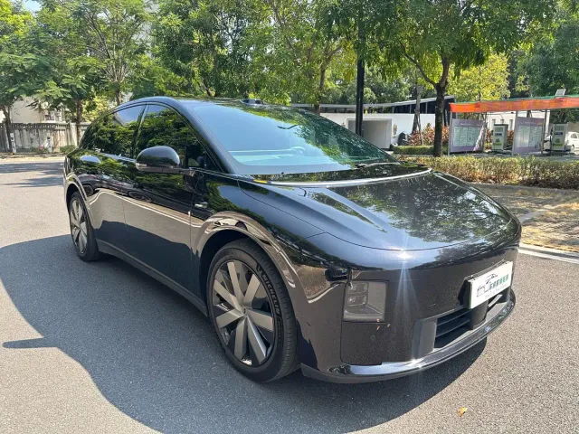 Li Auto i6 — Фото автомобиля 3