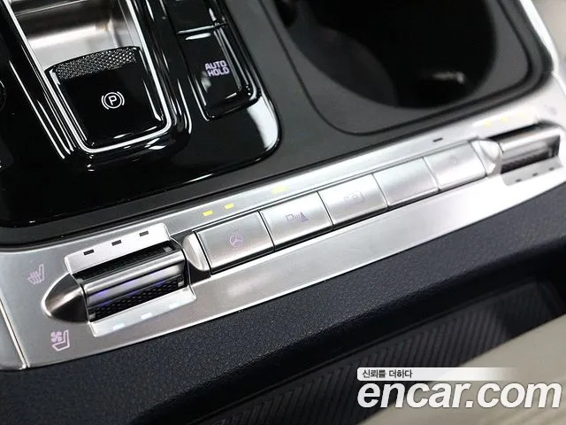 Kia Carnival Generation 4 — Фото автомобиля 16