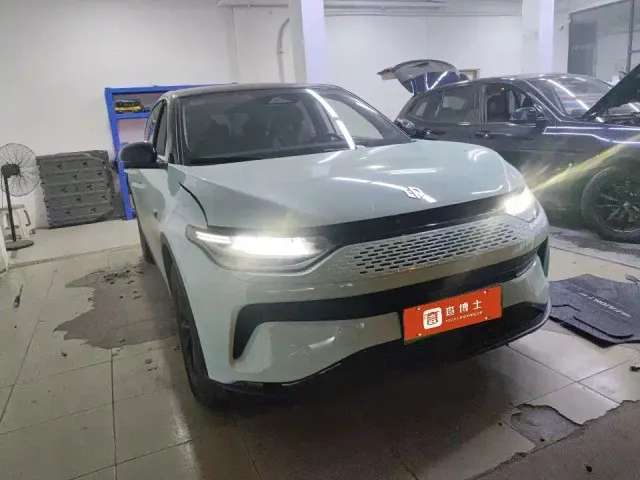 Leapmotor C11 — Фото автомобиля 2
